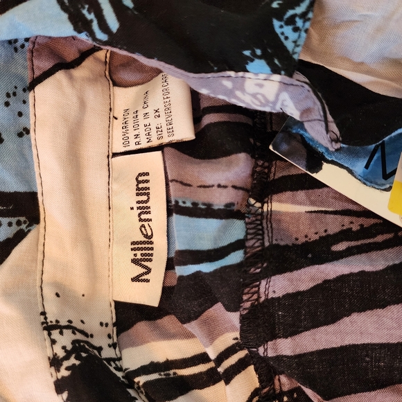 Millenium 2X XL Black and Blue Button down Top - Picture 3 of 3